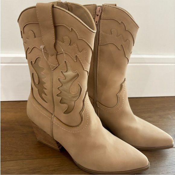 New Dolce Vita Cowboy - Picture 4 of 5